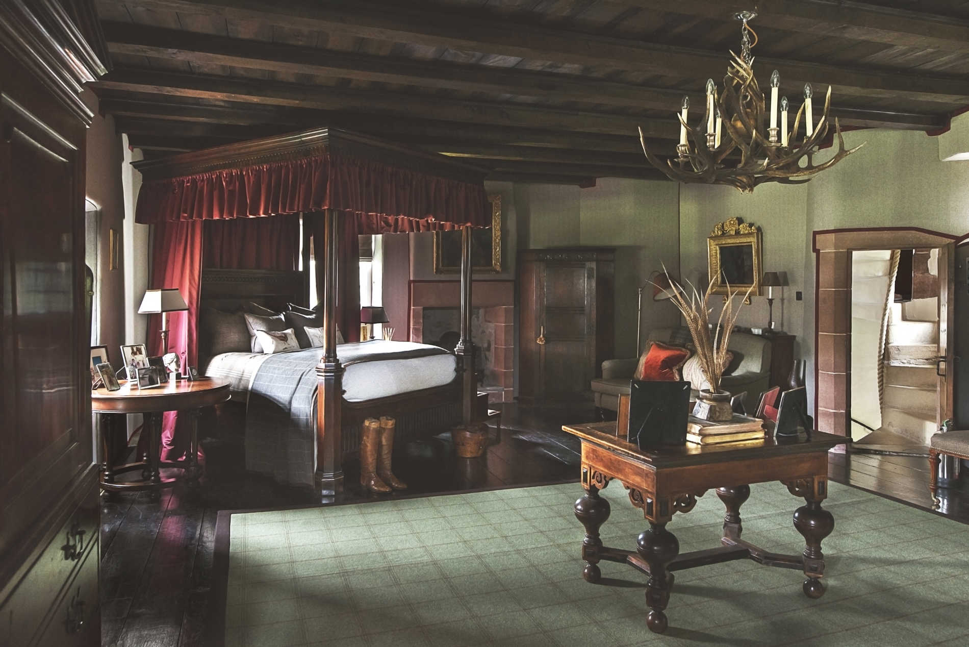 The Laird's Room - Forter Castle